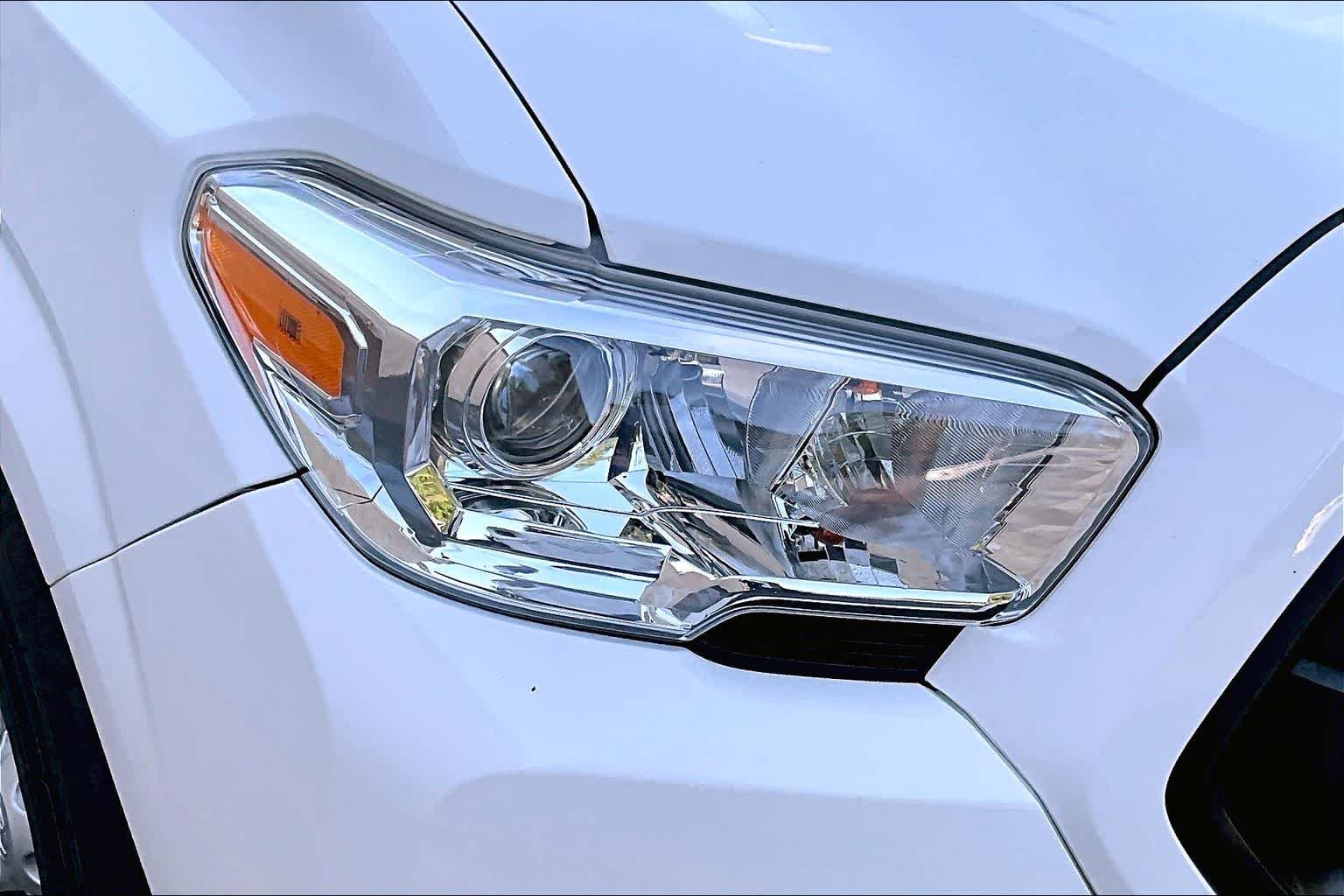 Used 2023 Ice Cap Toyota SR image 26