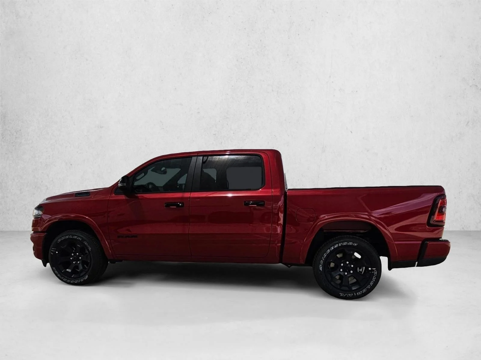 New 2026 Molten Red Pearl-Coat Exterior Paint RAM Lone Star image 5