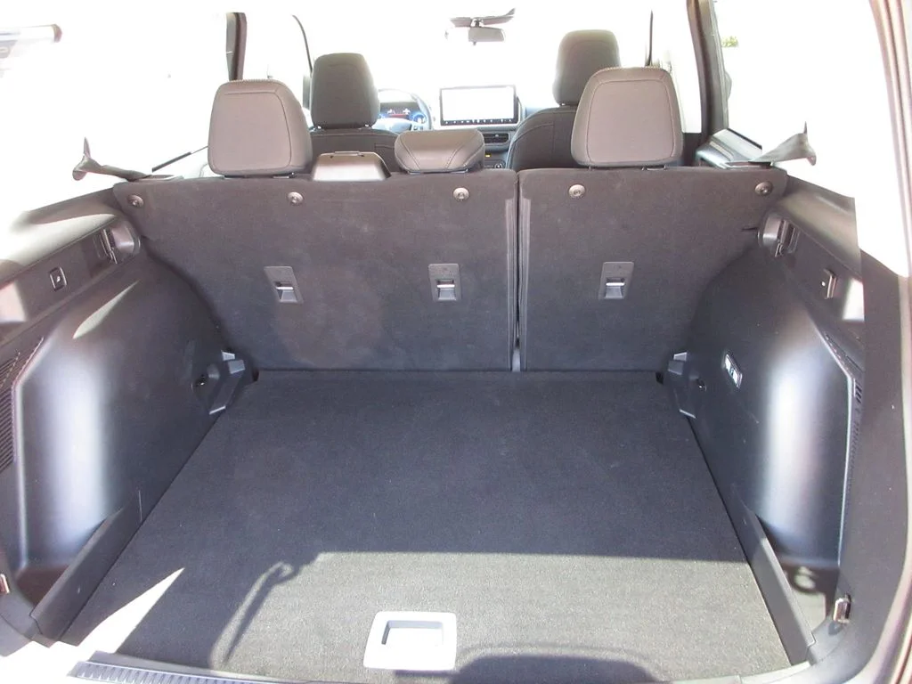 Certified Used 2025 Oxford White Ford Big Bend image 27
