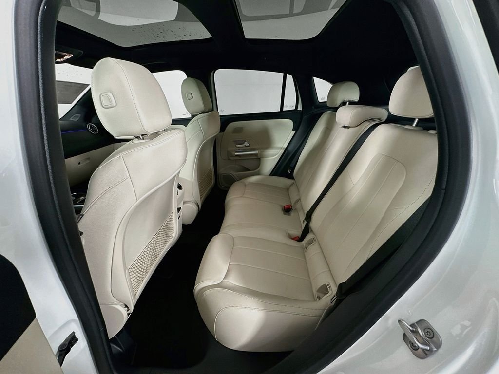 New 2026 Polar White Mercedes-Benz GLA 250 image 24