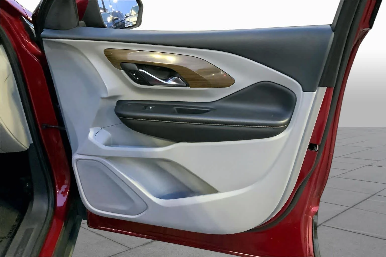 Used 2019 Red Quartz Tintcoat GMC SLE image 21