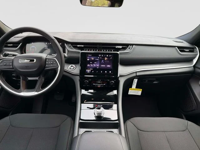 New 2026 Baltic Gray Metallic Clear-Coat Exterior Paint Jeep Laredo X image 16