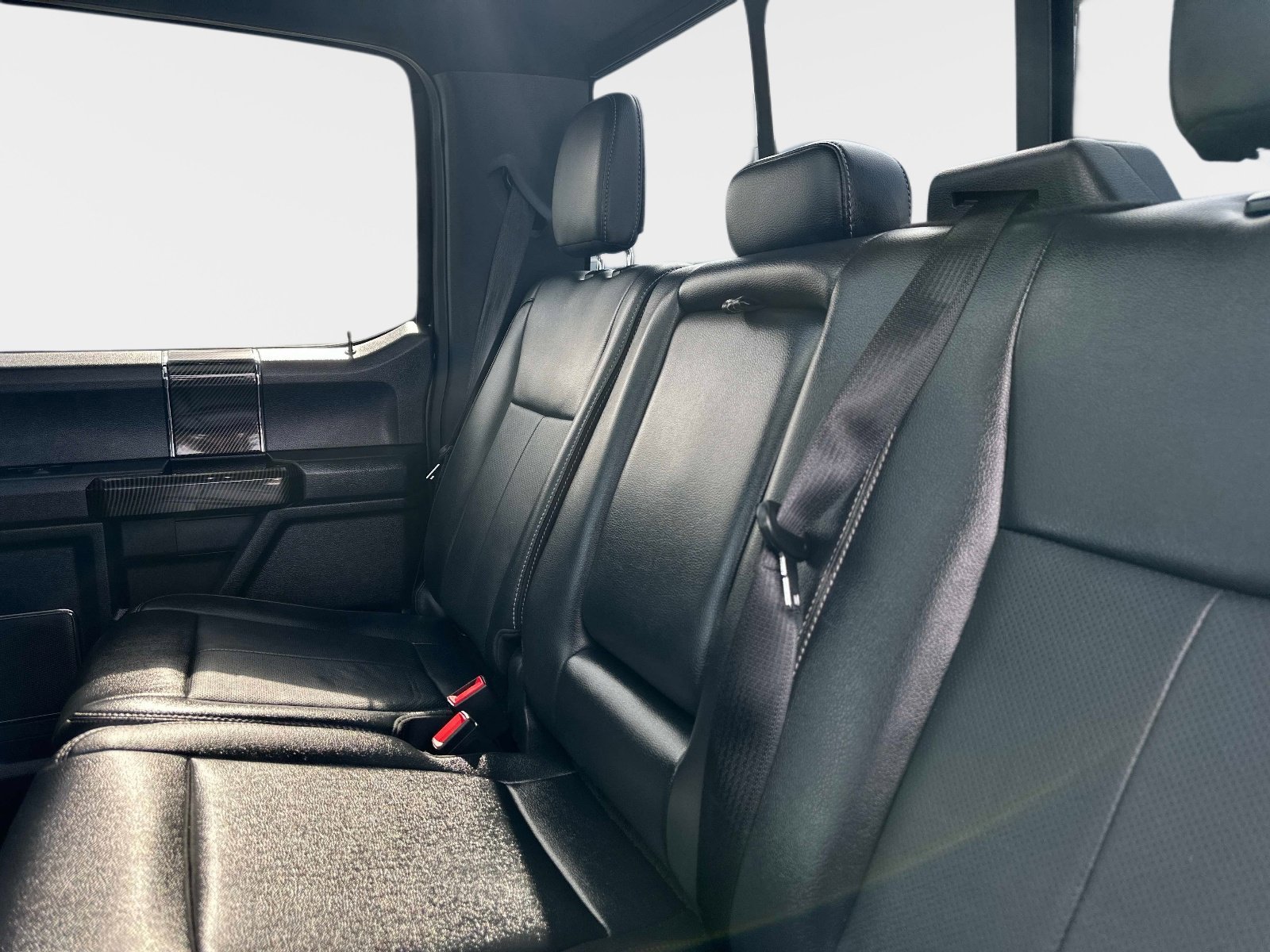Used 2022 Gray Metallic Ford Lariat image 16
