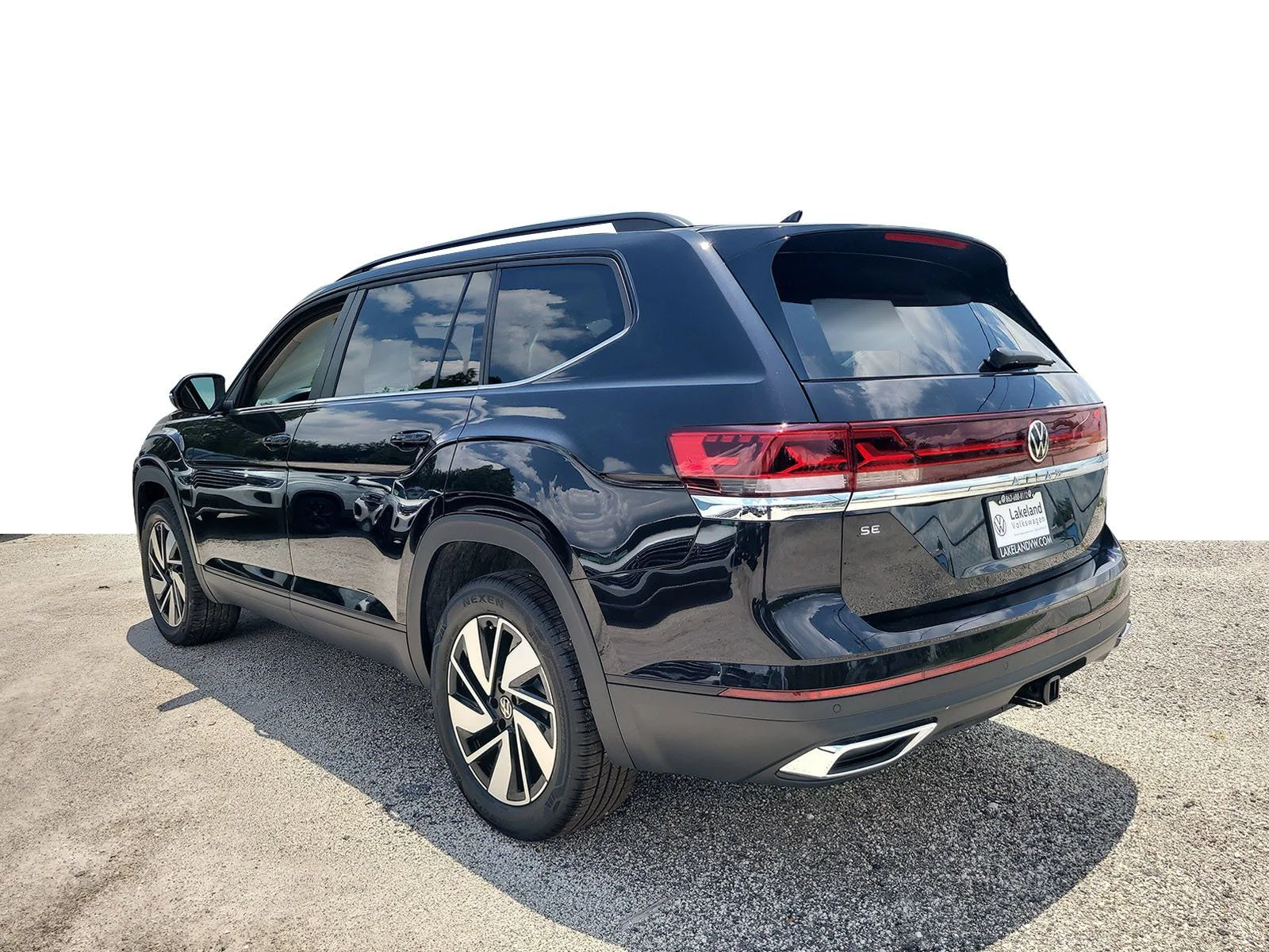 New 2026 Deep Black Pearl Volkswagen 2.0T SE W/TECHNOLOGY image 4
