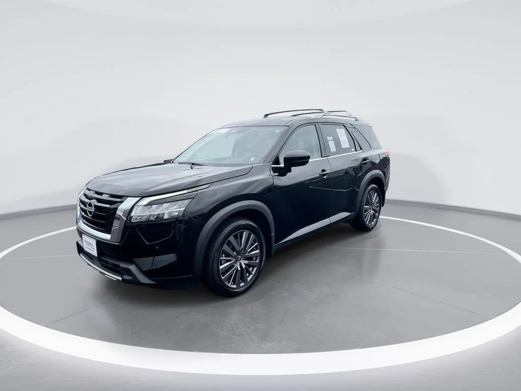 Used 2023 Black Nissan SL image 4
