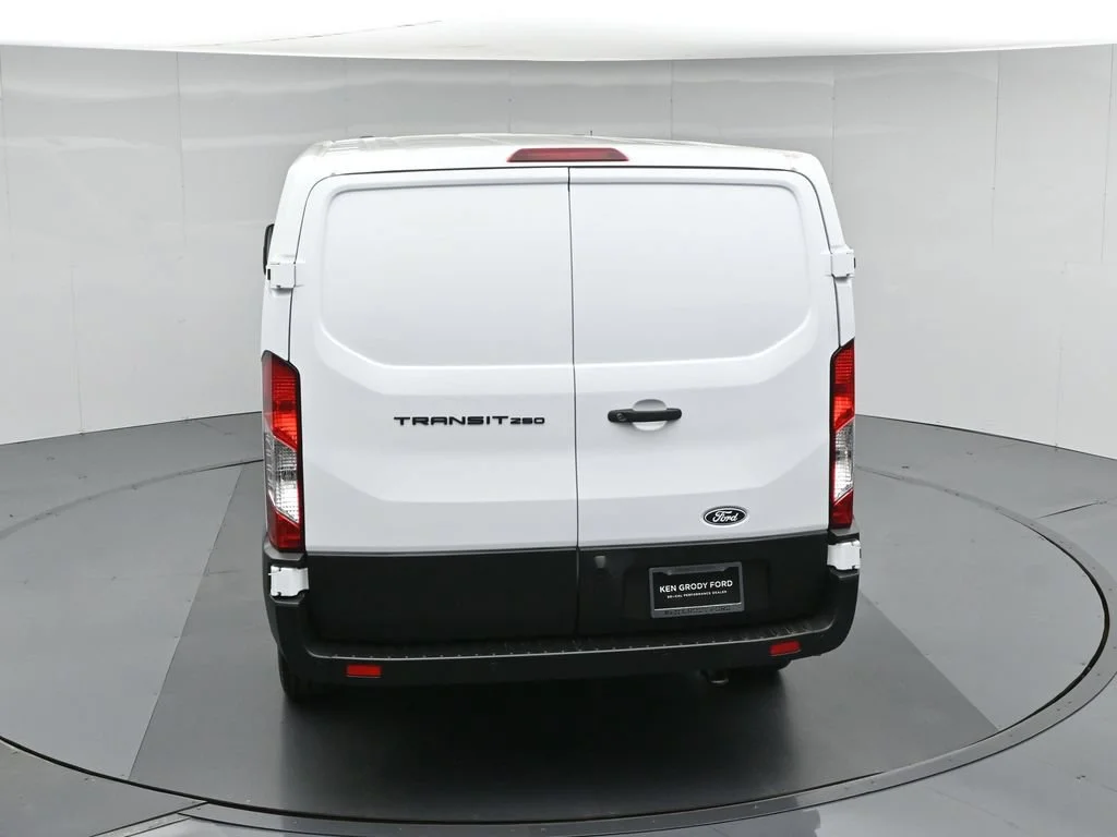 New 2026 Oxford White Ford Base image 35