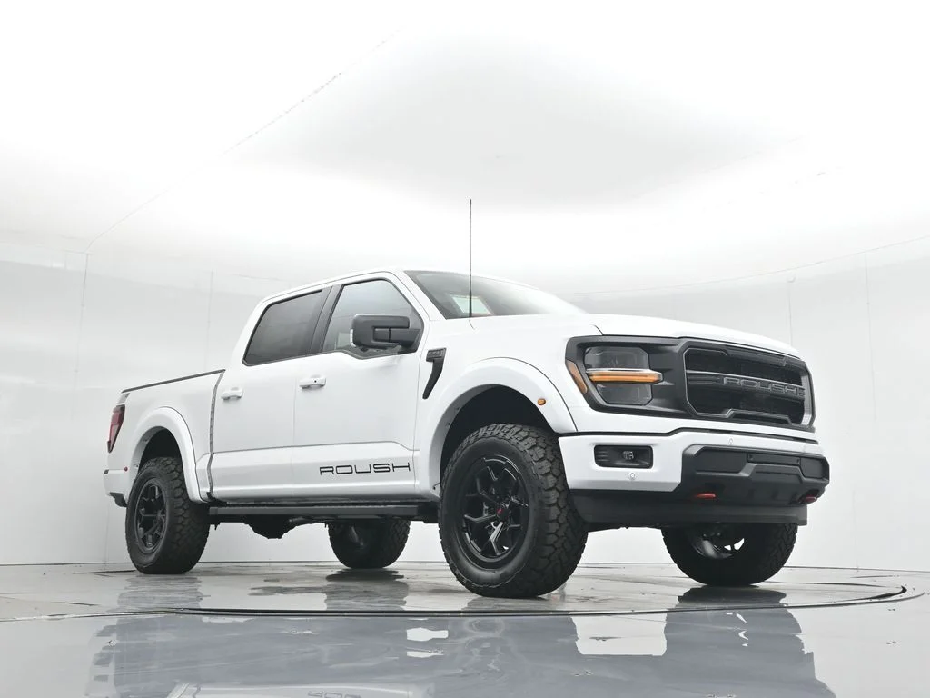 New 2025 Oxford White Ford XLT image 50