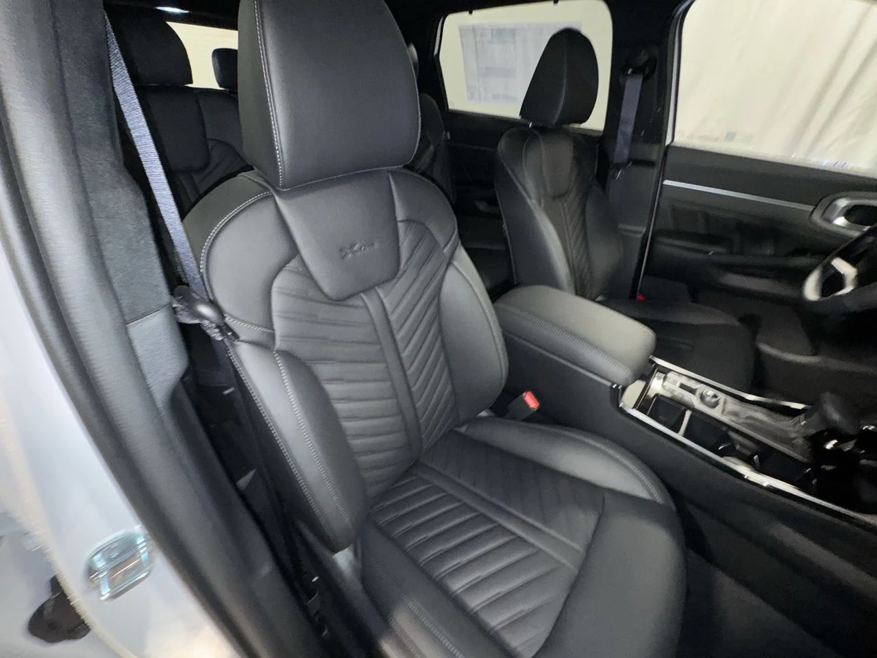 New 2026 White Pearl Kia X-Line SX Prestige image 32