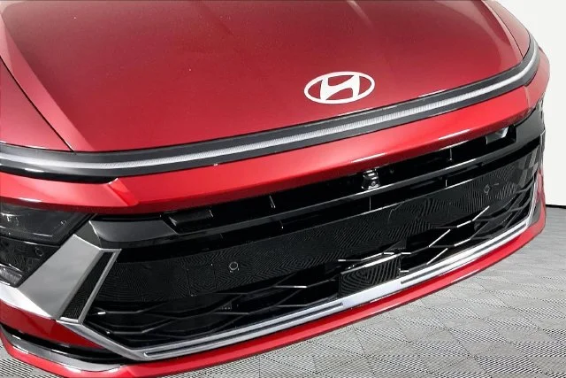 Used 2024 Red Hyundai Limited image 28