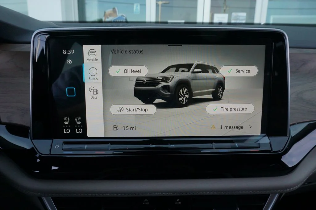 New 2026 Silver Volkswagen SE w/Technology image 18