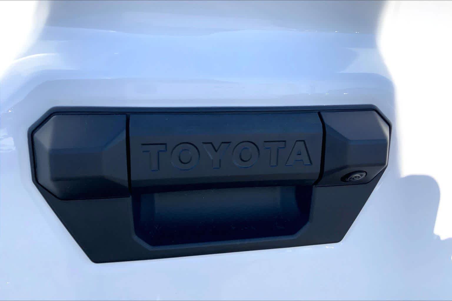 2026 Toyota Tacoma SR5 - Photo 15