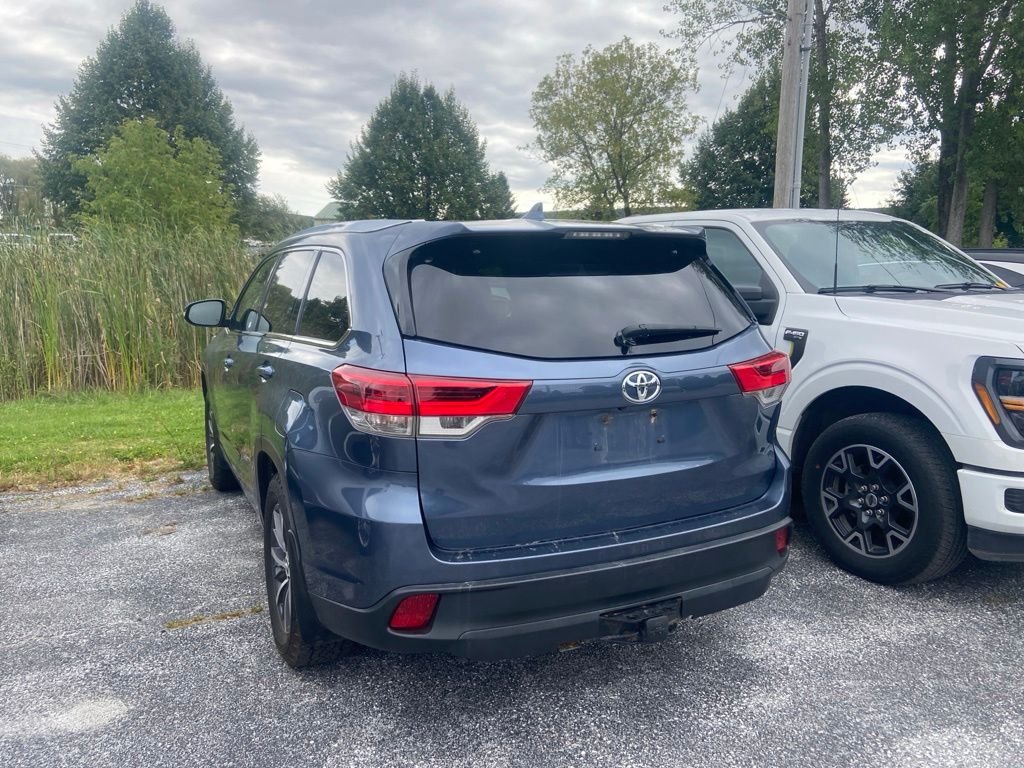 Used 2017 Shoreline Mist Toyota XLE image 4