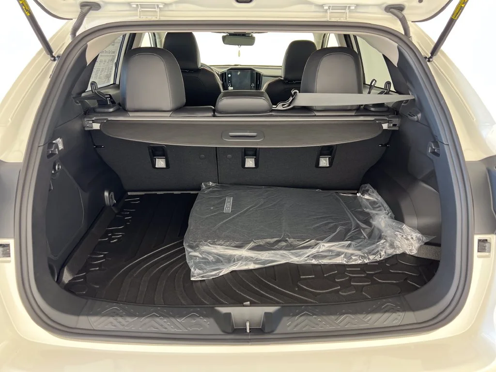 New 2026 CRYSTAL WHITE PEARL Subaru Limited Hybrid image 25