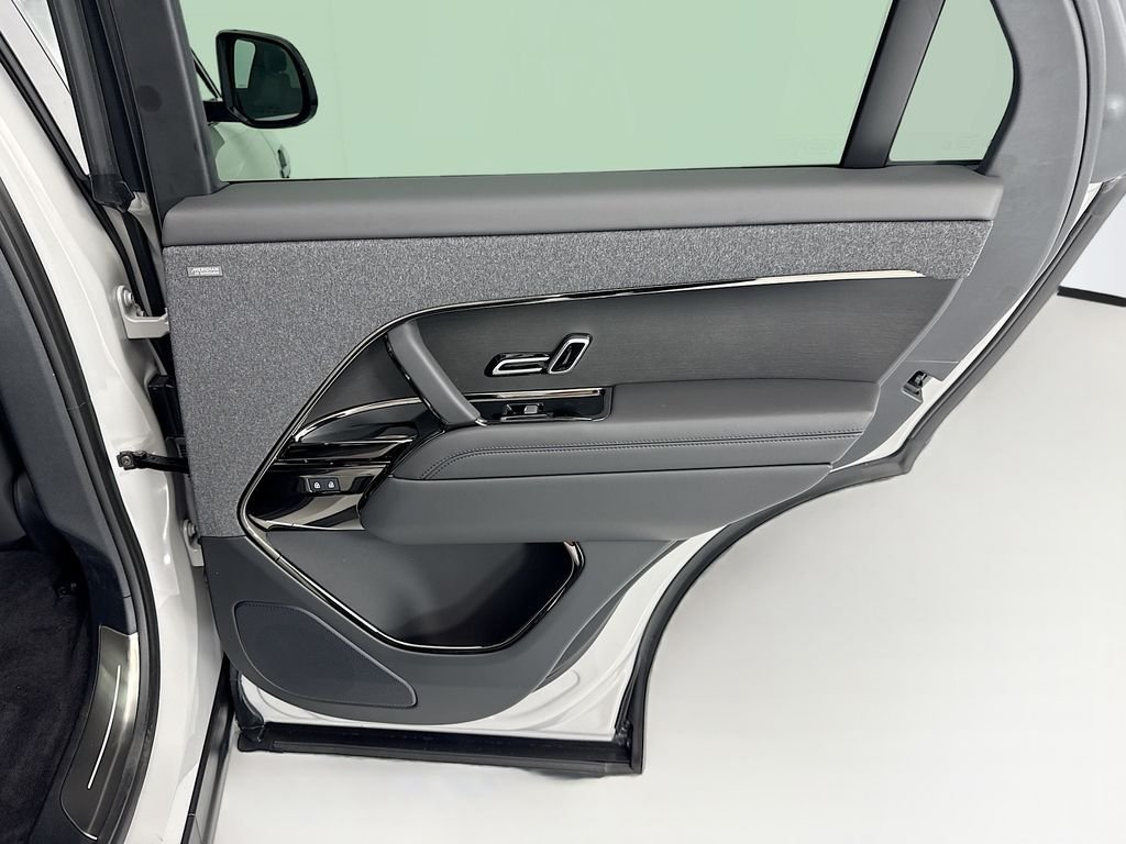 New 2026 Borasco Grey Land Rover Dynamic SE image 27