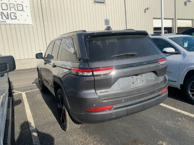 Used 2022 Gray Jeep Altitude image 4