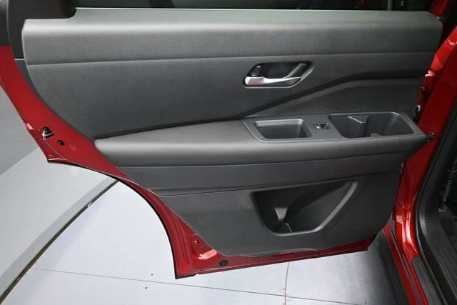New 2026 Red Nissan SL image 10