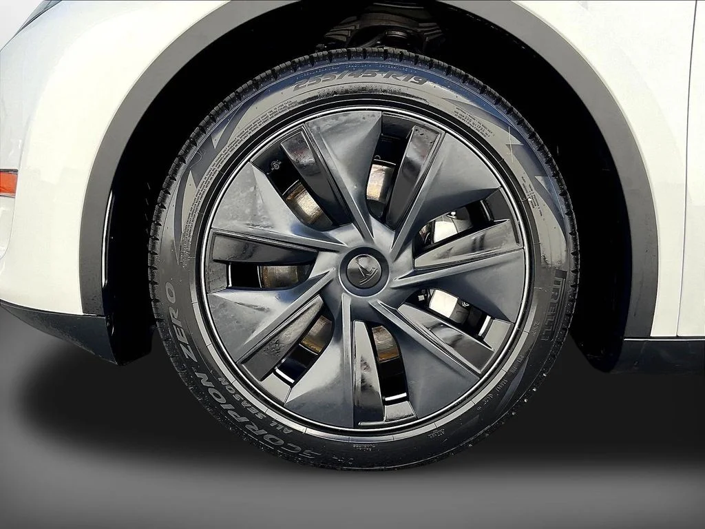 Used 2024 White Tesla Long Range image 32