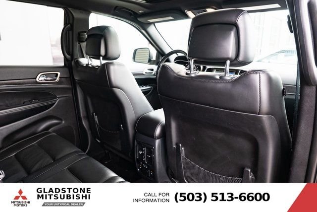 Used 2017 Velvet Jeep Limited image 27