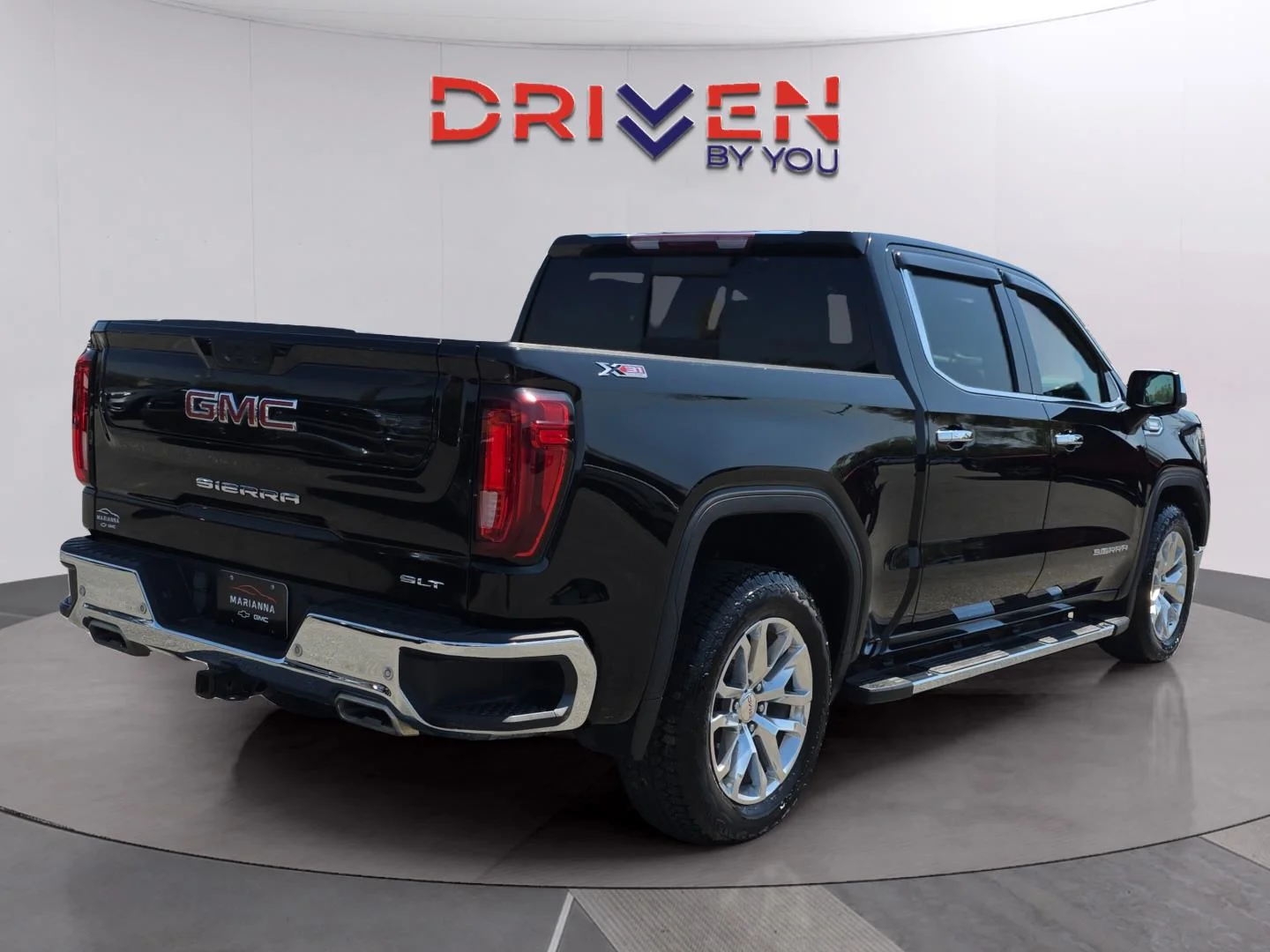 Used 2021 Onyx Black GMC SLT image 5
