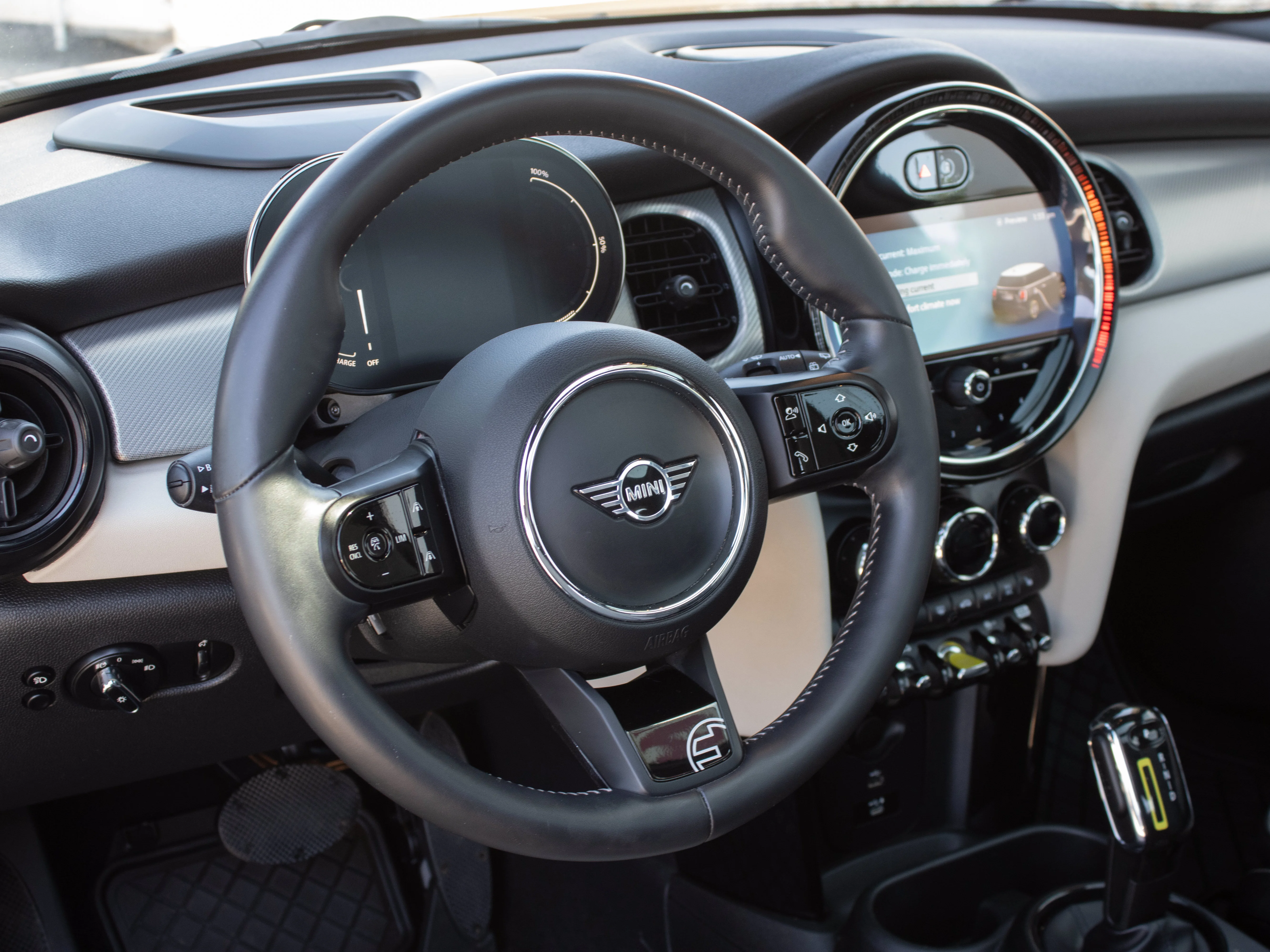 Used 2022 Blue MINI Cooper SE* | All-Electric | Heated Seats | Heated Steering Wheel | Navigation | Back-Up Camera | image 5
