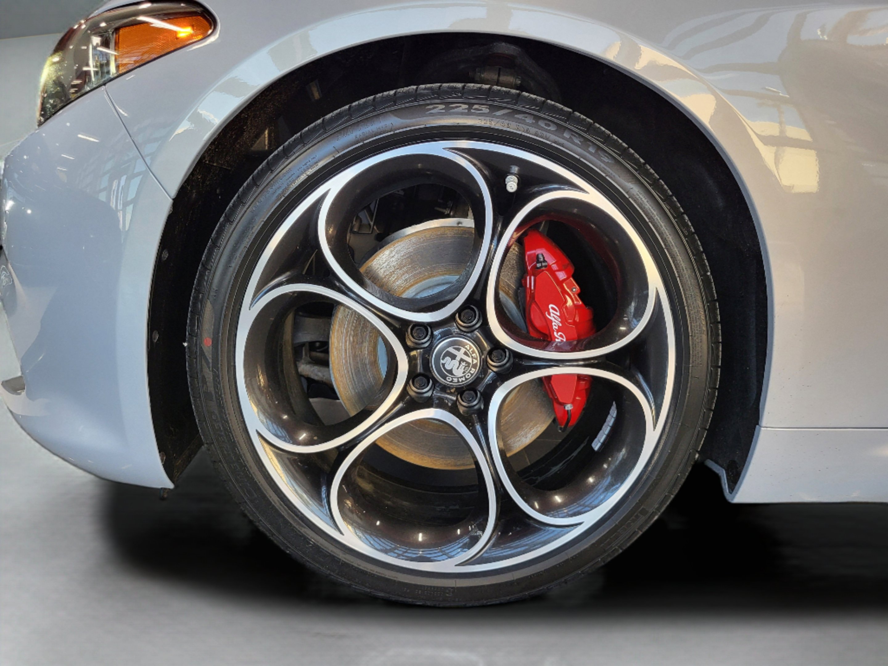 New 2025 Moonlight Gray Metallic Alfa Romeo  image 10