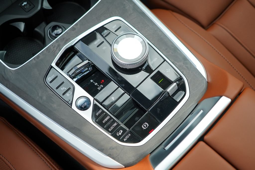 New 2026 Brooklyn Grey Metallic BMW xDrive50e image 18