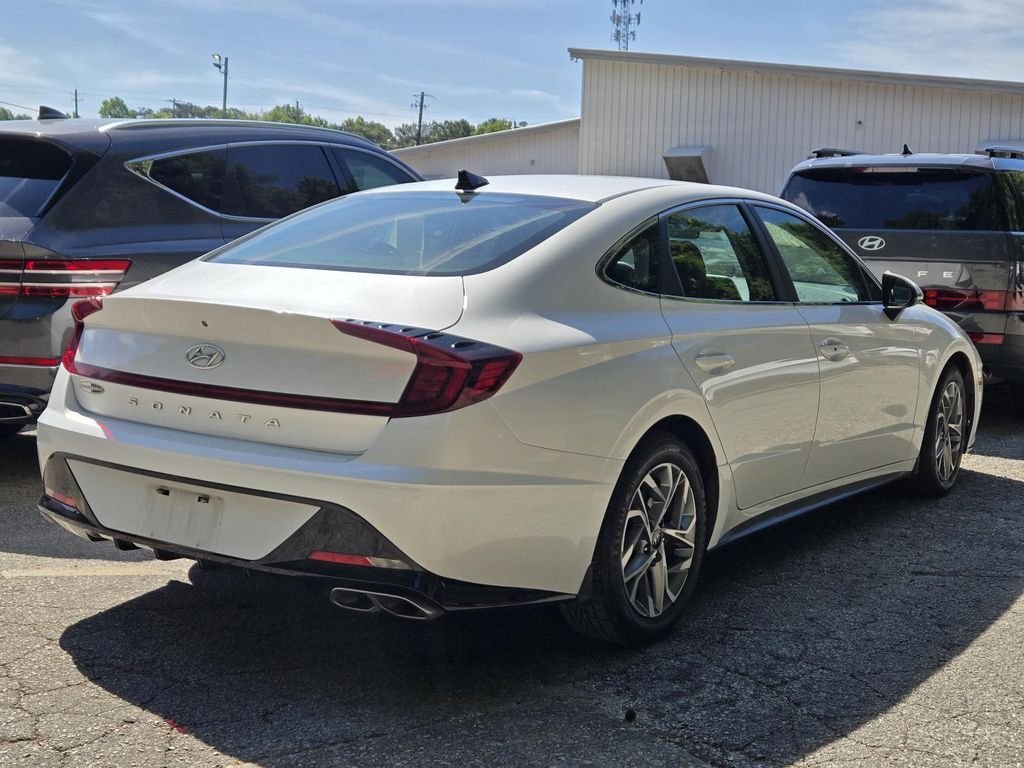Used 2022 Gray Hyundai SEL image 3