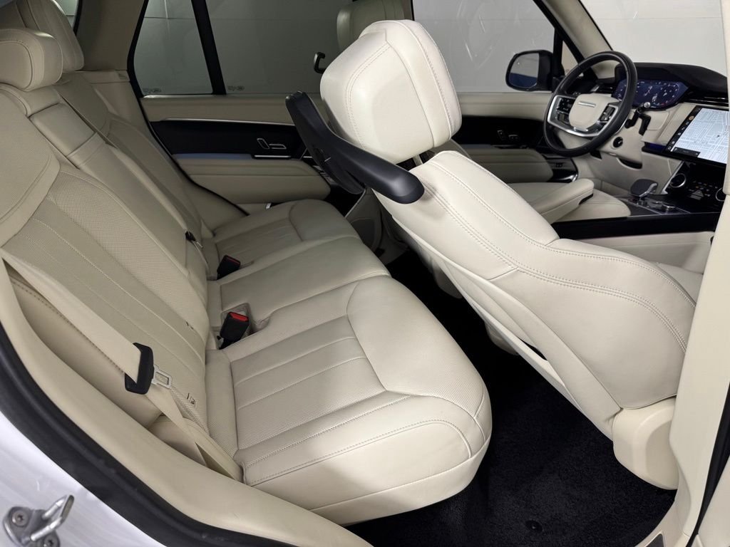Certified Used 2023 Ostuni White Pearl Land Rover SE image 37