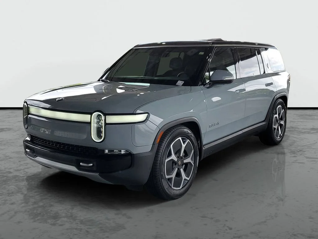 Used 2024  Rivian Adventure image 4