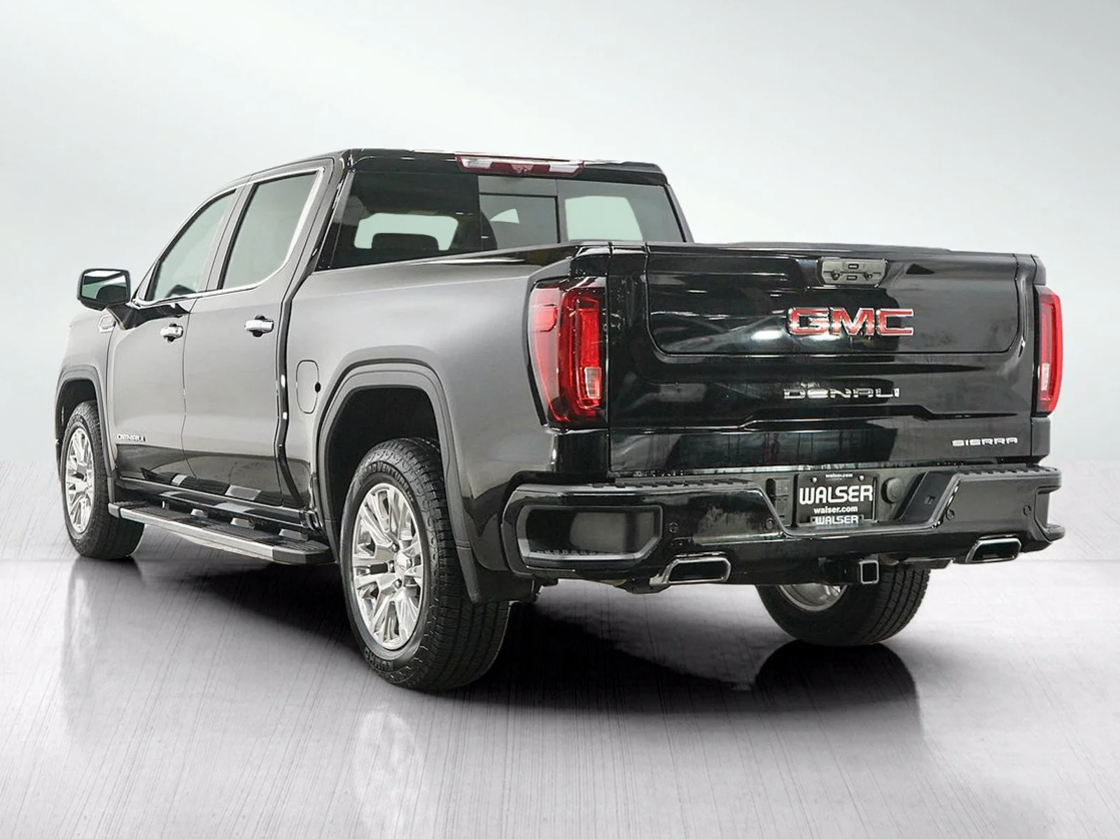 Used 2023 ONYX BLACK GMC Denali image 3