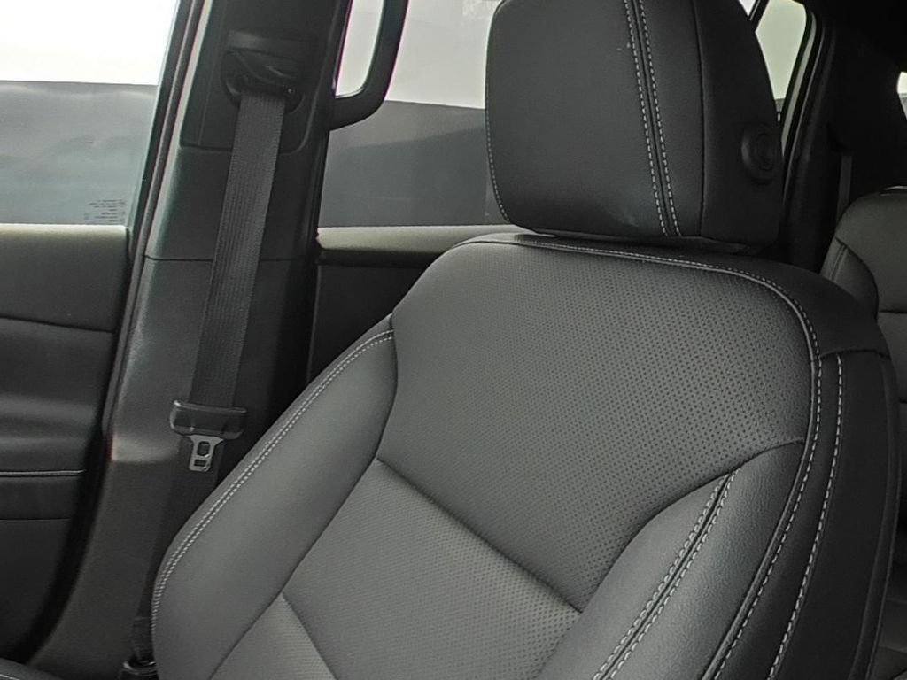 Used 2026 Lakeshore Blue Metallic Chevrolet LT image 12