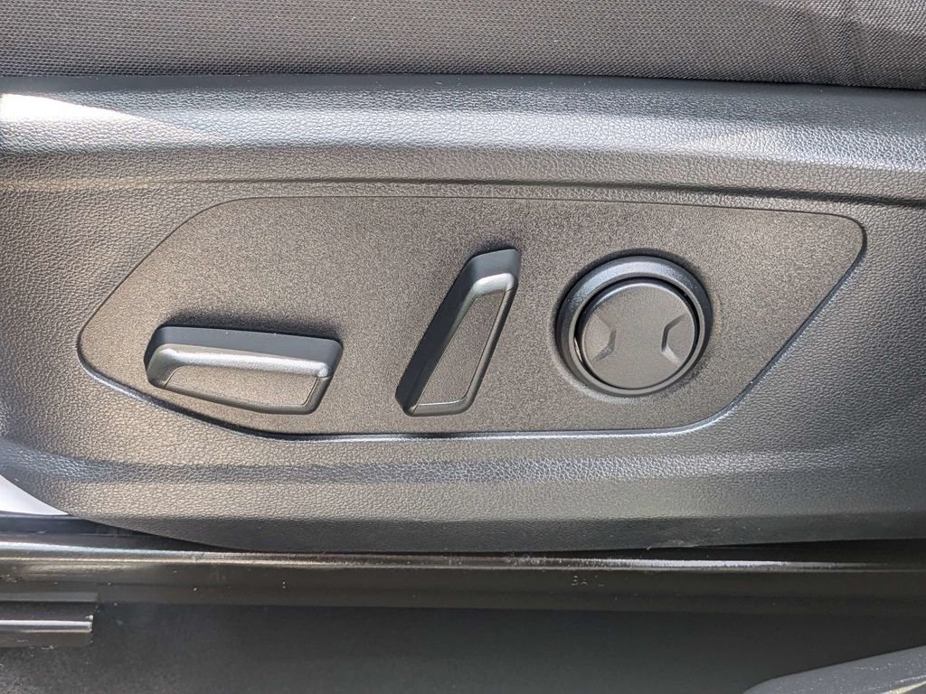 Used 2023 Beige Hyundai SEL image 19