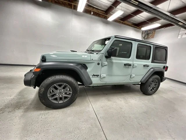 Used 2024 Gray Jeep Sport S image 5