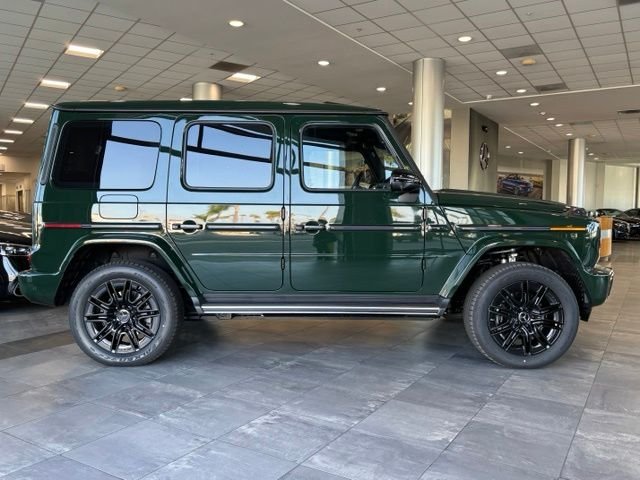 New 2026 MANUFAKTUR Deep Green Non-Metallic Mercedes-Benz G 580 image 2