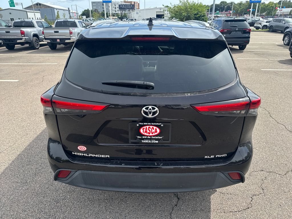 Used 2022 Brown Toyota XLE image 6