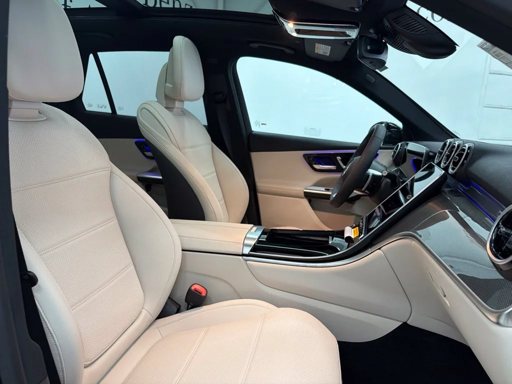 New 2027 Black Mercedes-Benz GLC 300 image 30