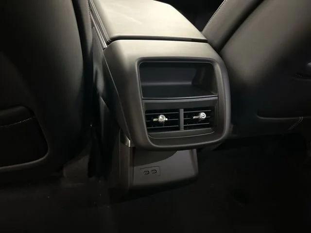 2026 Cadillac LYRIQ Luxury - Photo 19