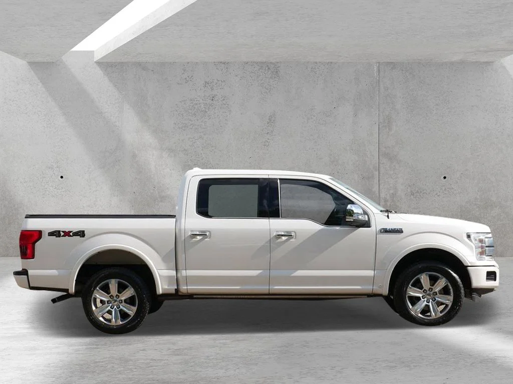 Used 2018 White Ford Platinum image 1