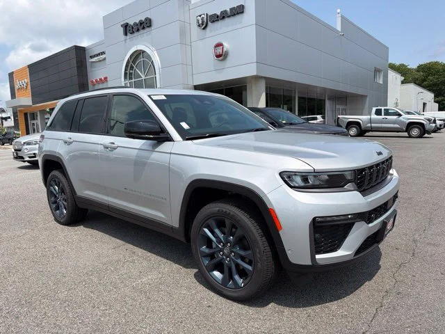 New 2026 Silver Jeep  image 1