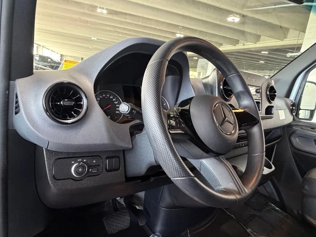 Used 2025 White Mercedes-Benz Cargo 170 WB image 19