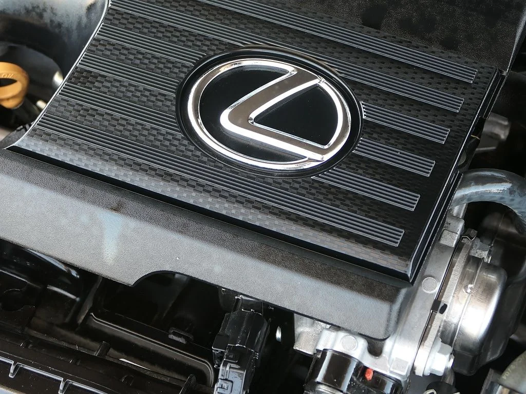 Used 2023 Silver Lexus 300h image 33
