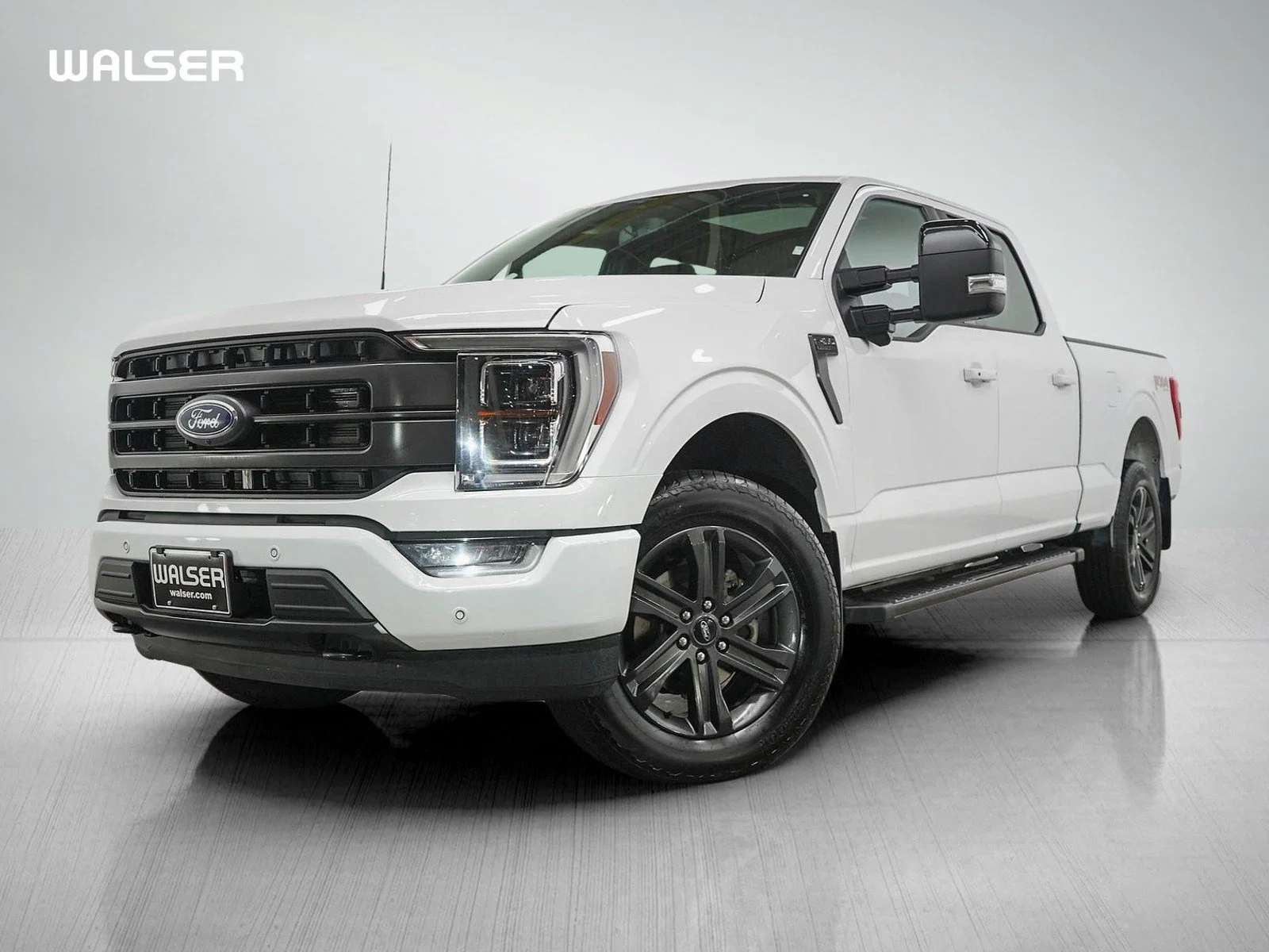 Used 2023  Ford Lariat image 1