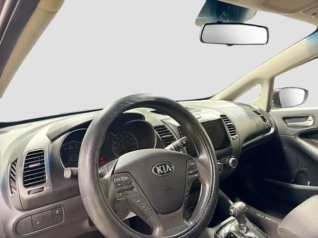 Used 2018  Kia LX image 10
