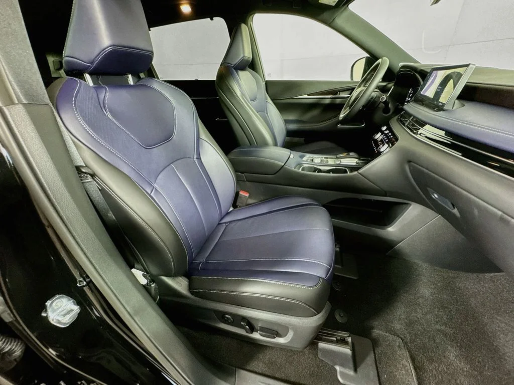 Certified Used 2026 Black INFINITI SPORT image 40