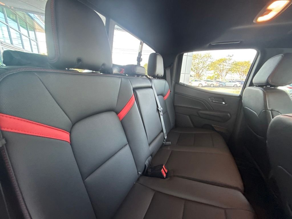 Used 2025 Gray Chevrolet Z71 image 39