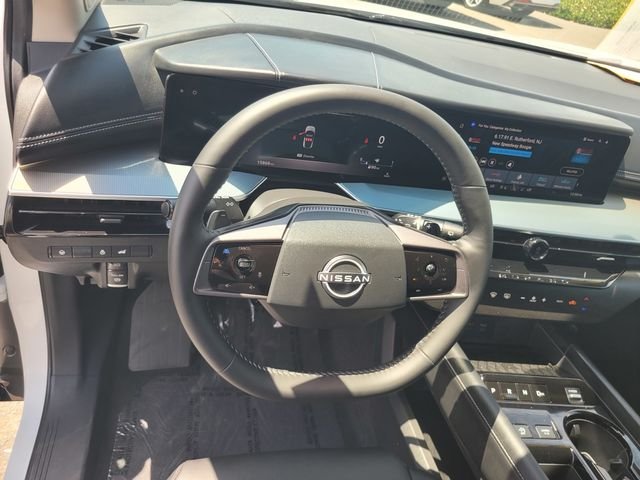 Used 2025 White Nissan SL image 30