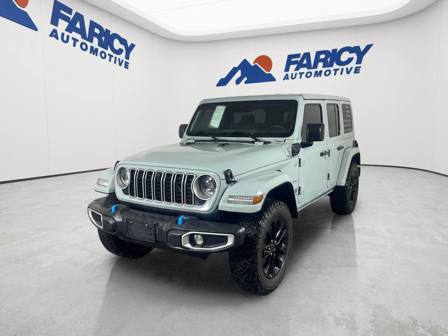 Used 2024 Earl Clearcoat Jeep Sahara image 2