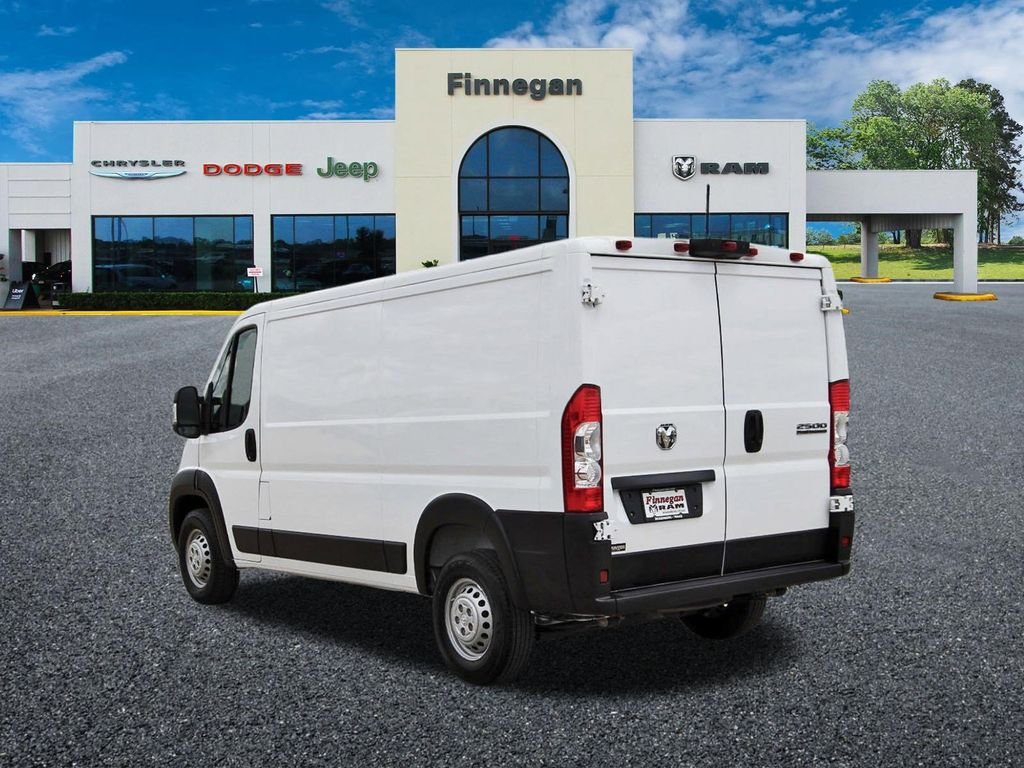 Used 2025 White Ram Base image 5