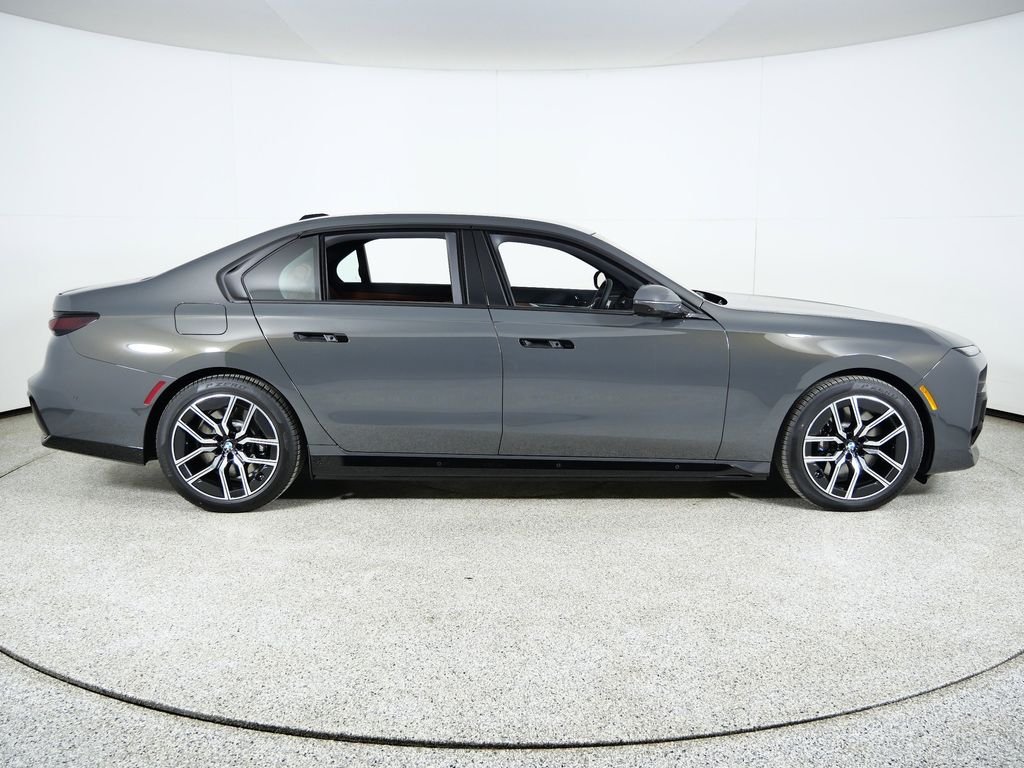 2025 BMW 7 Series 750e - Photo 8