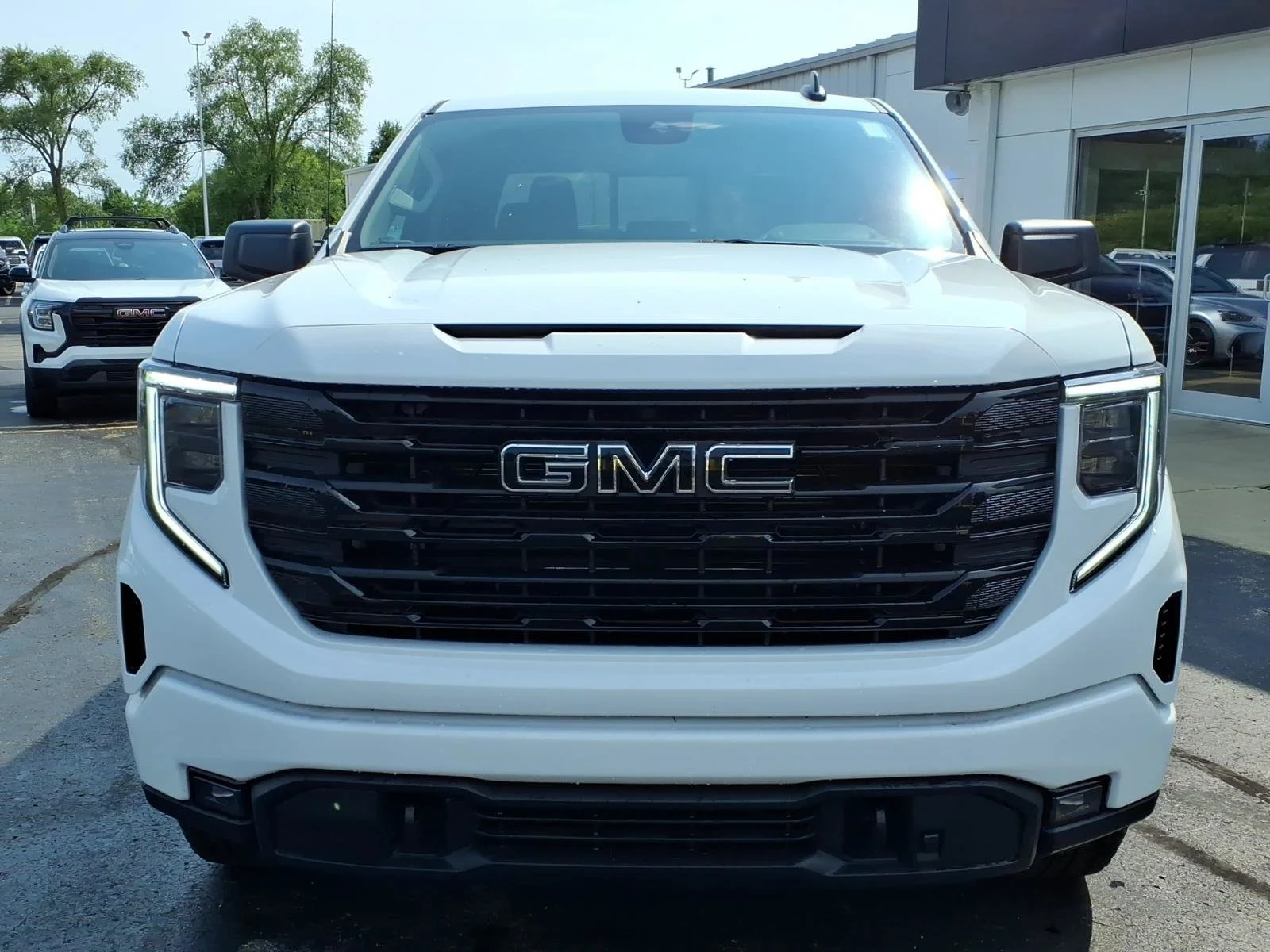 2026 GMC Sierra 1500 Elevation - Photo 2